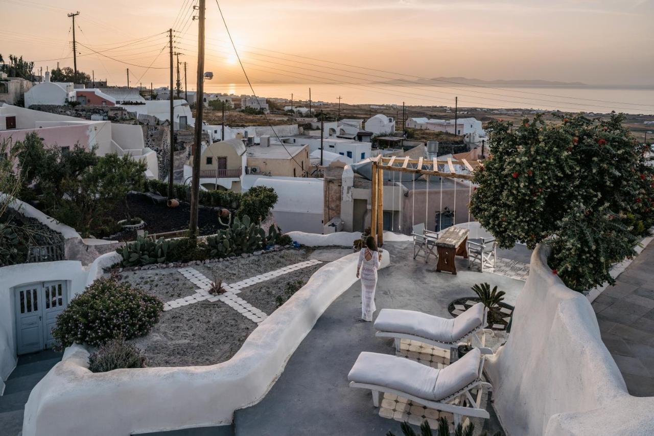 Fosuites Oia  Exterior photo